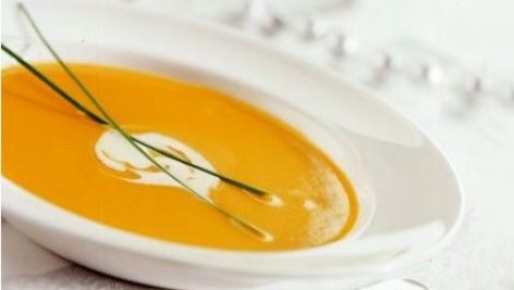 Rozgrzewająca zupa marchwiowo-imbirowa