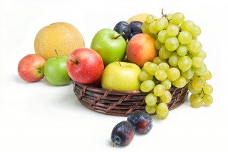 Wino i owoce pomagają w walce z tłuszczem?